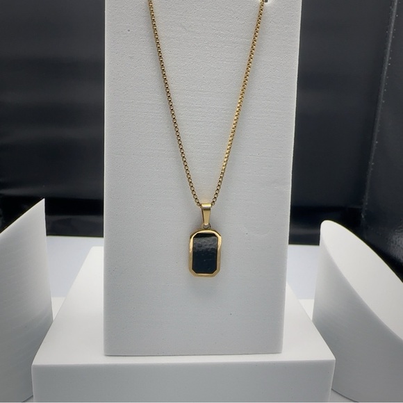 18K Gold Plated Stainless Steel Necklace Black Pendant - Picture 3 of 12